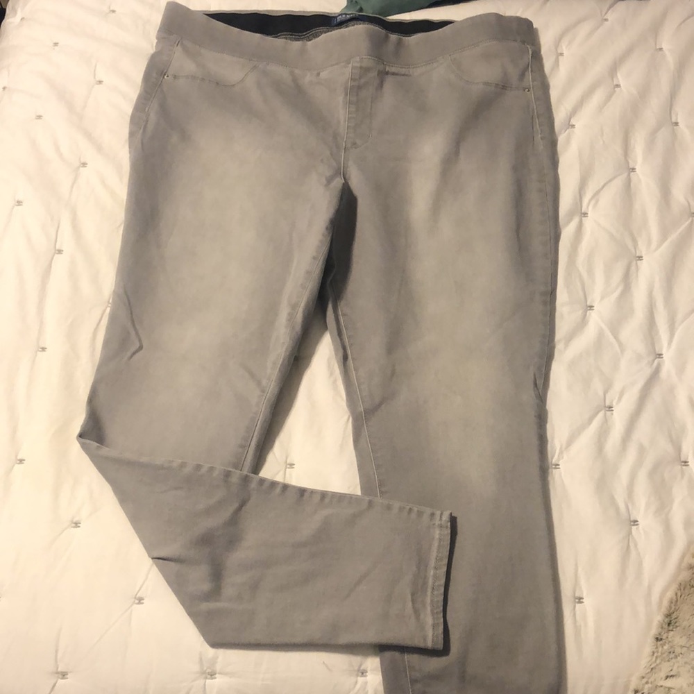 NWOT Old Navy Rockstar Gray Jeggings 20 Tall